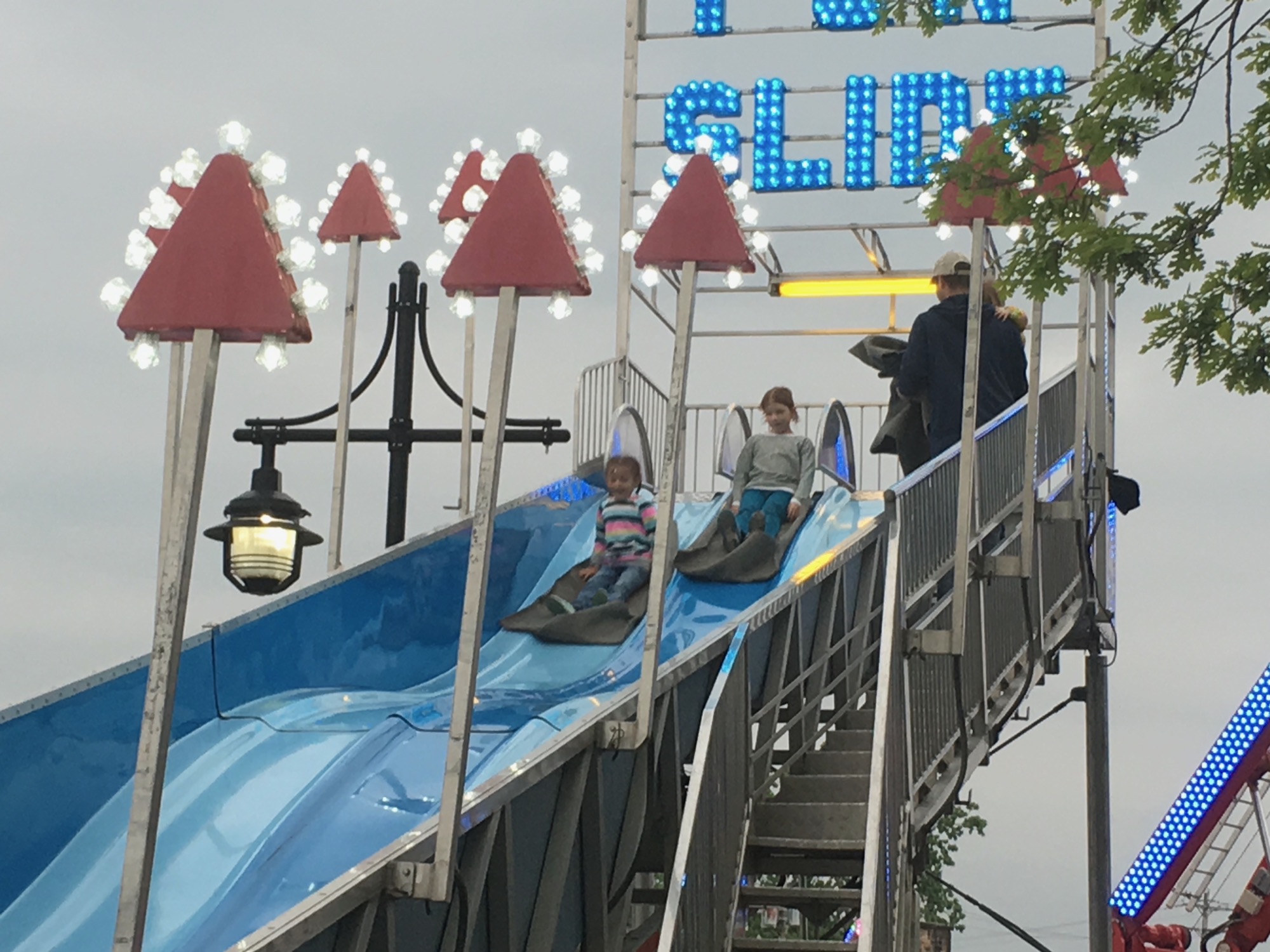 05-11-2016-carnival-6 photo