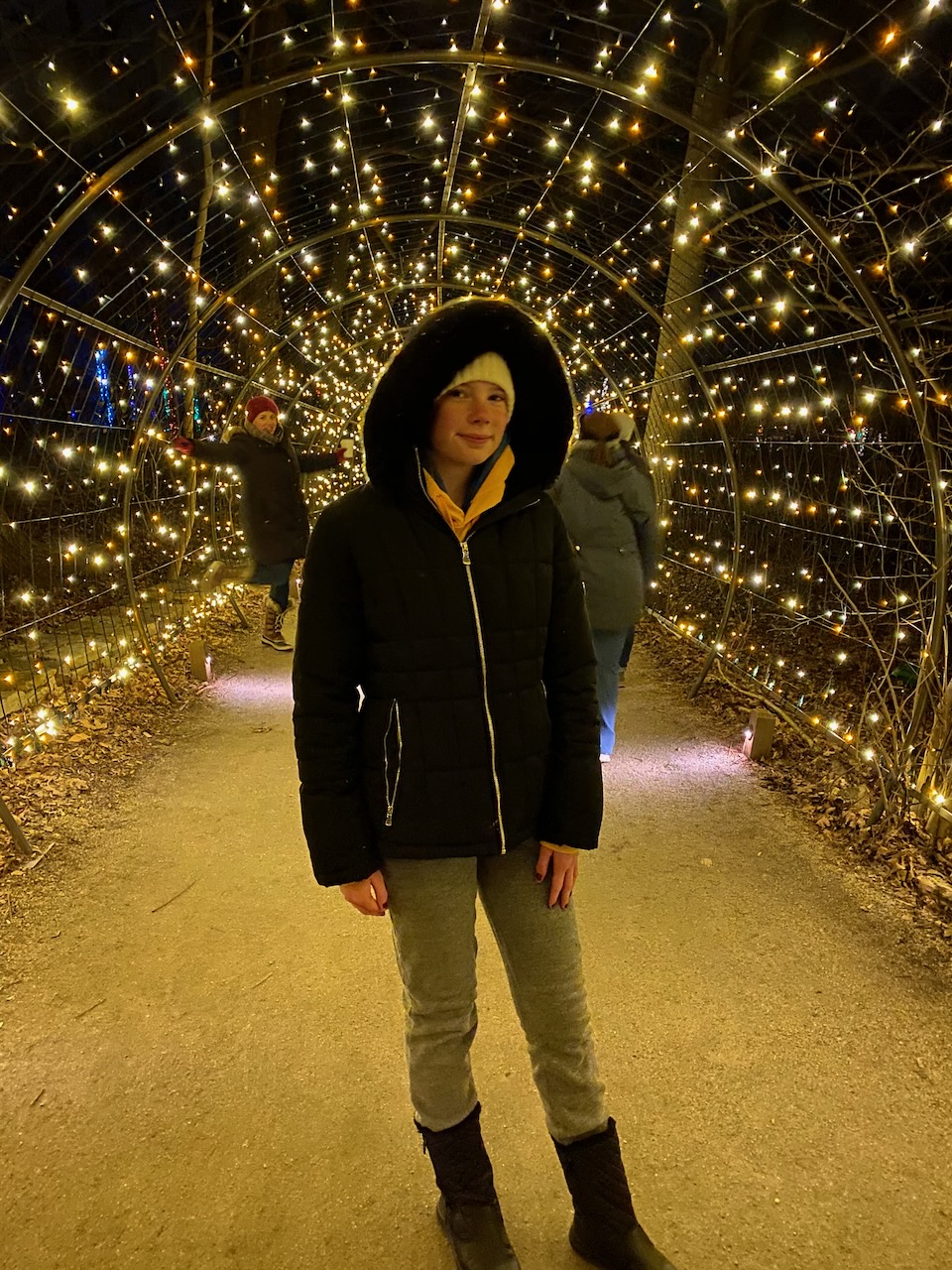 2019-12-06-holiday-happenings-2019-08 photo