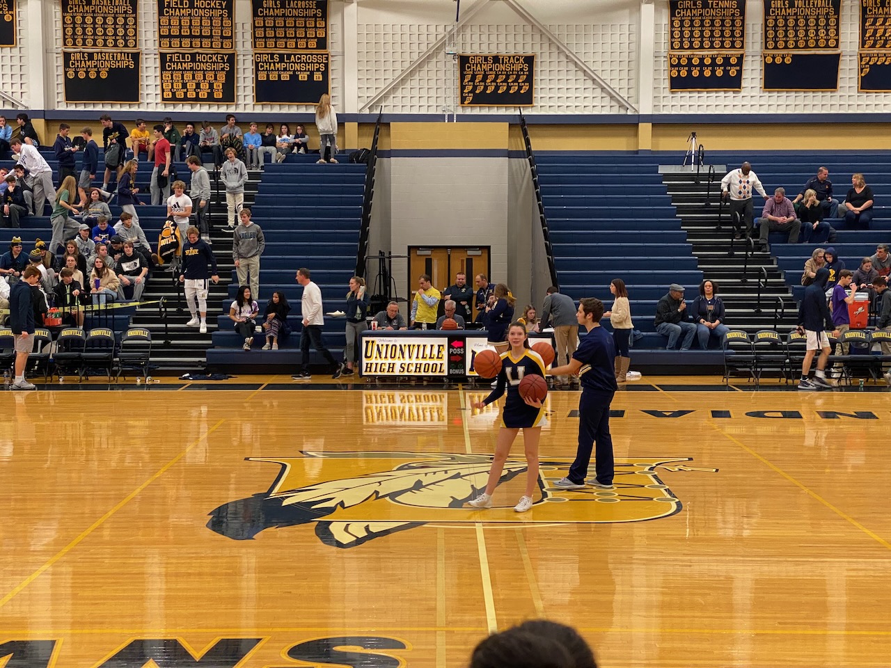 2019-12-10-cheerleaders-04 photo